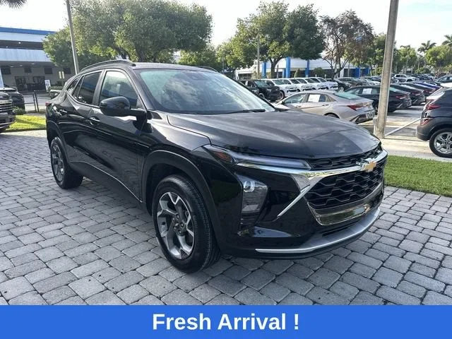 2024 Chevrolet Trax LT photo 16