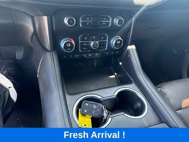 2023 GMC Yukon AT4 photo 7