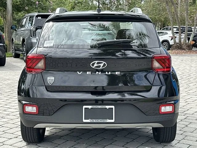 2025 Hyundai Venue SEL photo 35