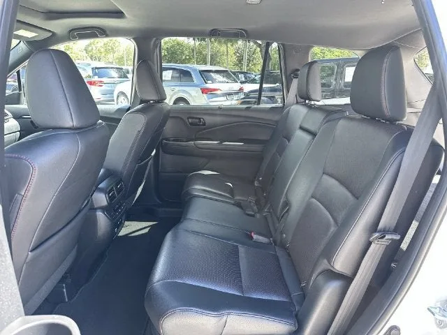 2024 Honda Passport Black Edition photo 27