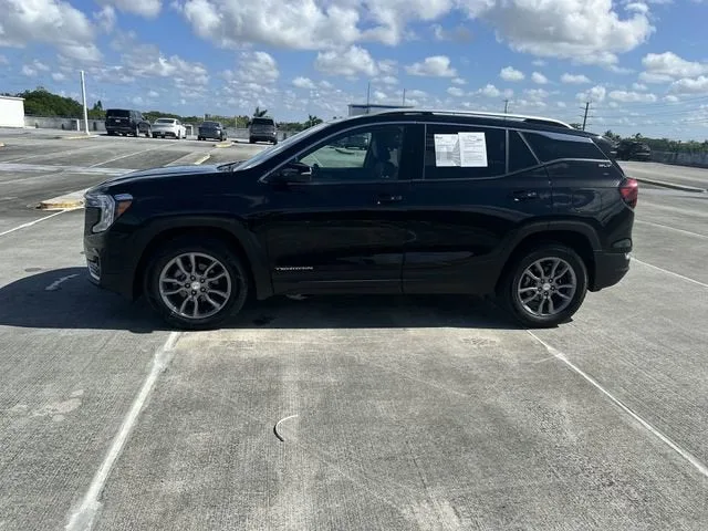 2024 GMC Terrain SLT photo 21