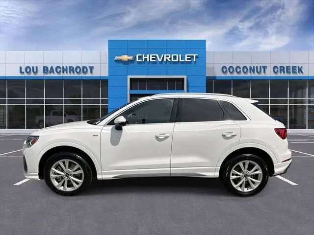 2025 Audi Q3 S line Premium photo 5
