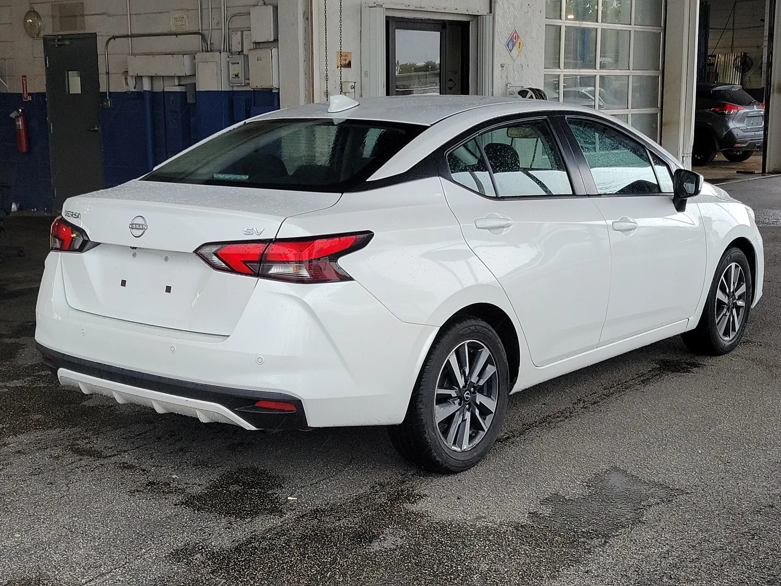 2024 Nissan Versa SV photo 5