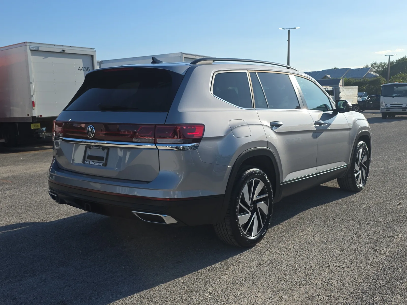 2026 Volkswagen Atlas 2.0T SE w/Technology photo 7