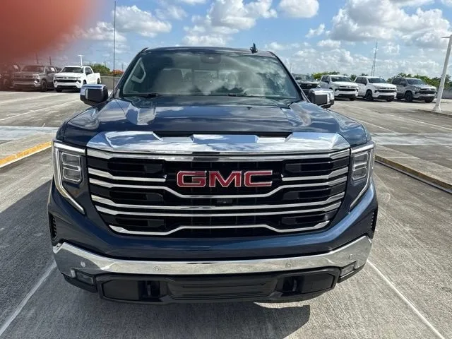 2022 GMC Sierra 1500 SLT photo 15