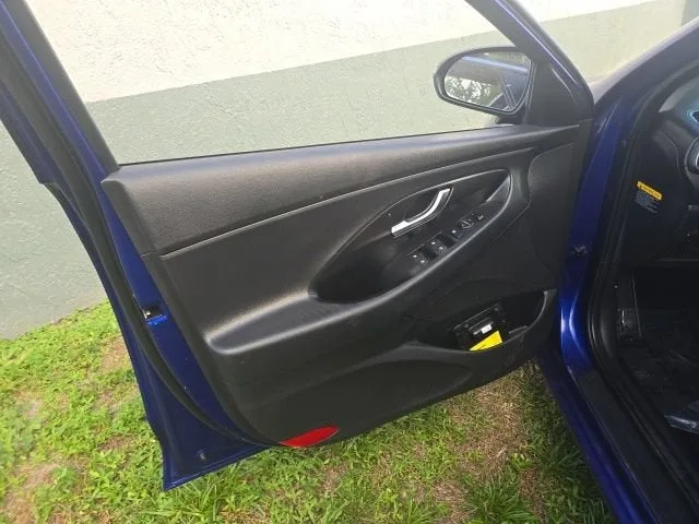2020 Hyundai Elantra GT 5DR HB AT photo 15