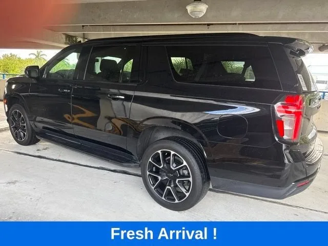 2023 Chevrolet Suburban RST photo 17