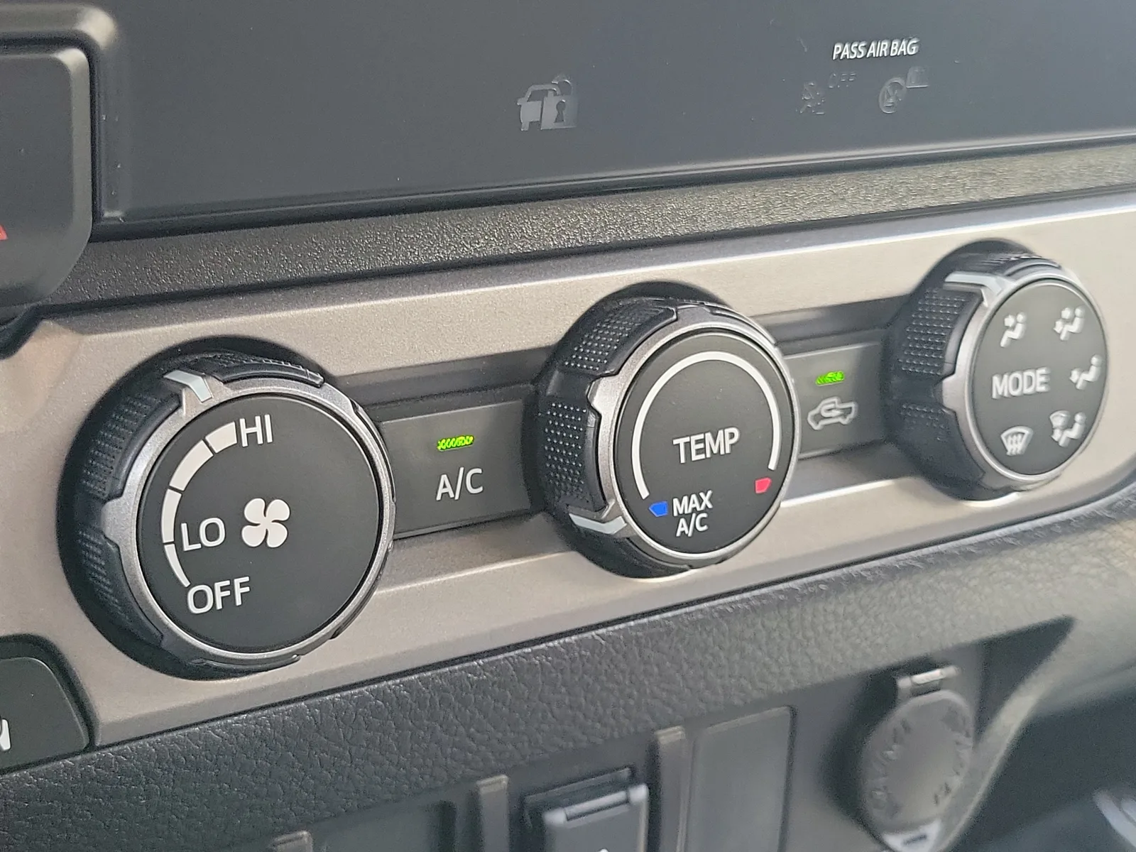 2022 Toyota Tacoma 2WD SR photo 29