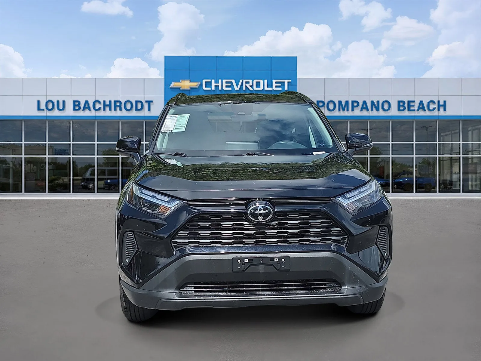 2024 Toyota RAV4 XLE photo 2