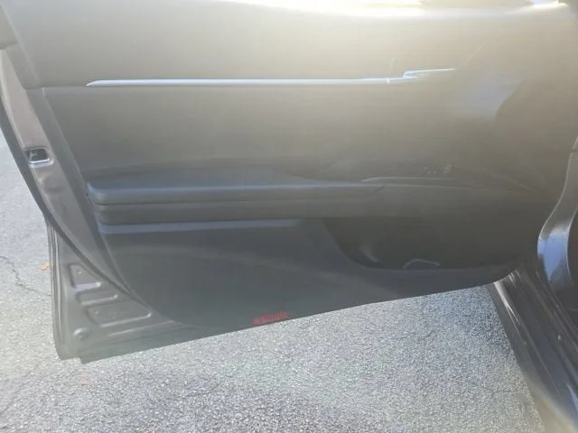 2023 Toyota Camry SE photo 13