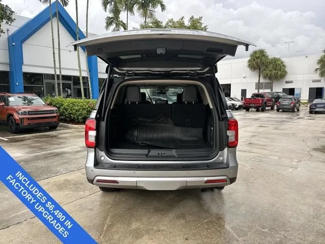 2023 Ford Expedition XLT photo 28
