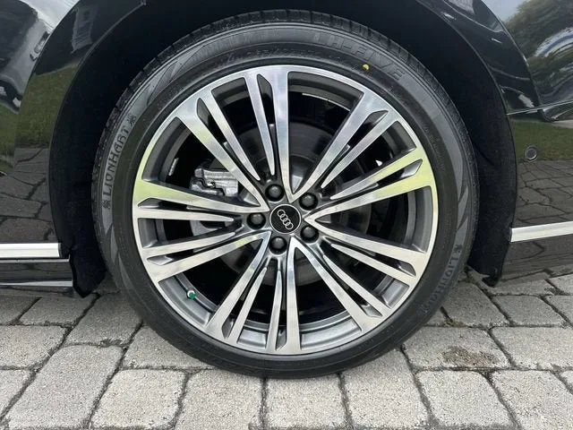 2023 Audi A8 4DR L QTRO 55 TFS photo 11