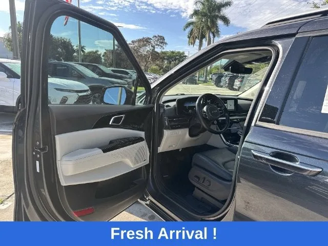 2024 Kia Carnival SX Prestige photo 22