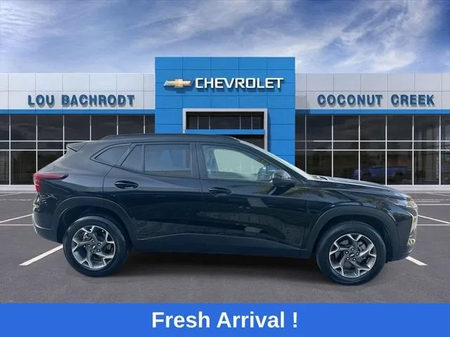 2024 Chevrolet Trax LT photo 9