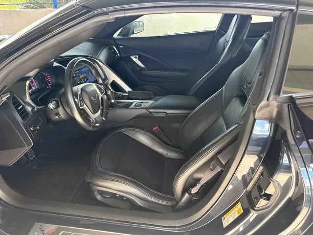 2015 Chevrolet Corvette Stingray 2LT photo 2