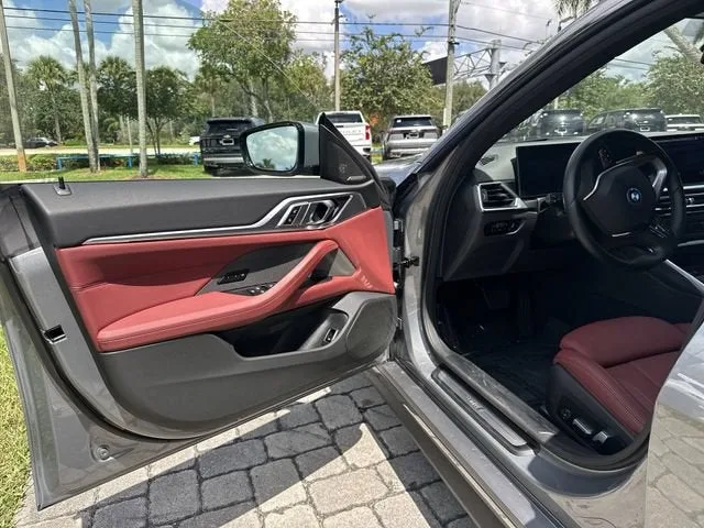 2023 BMW i4 eDrive35 photo 22