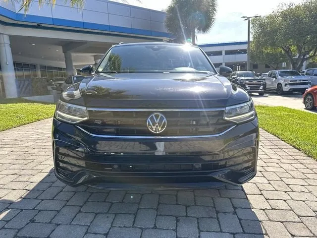 2022 Volkswagen Tiguan SE R-Line Black photo 19