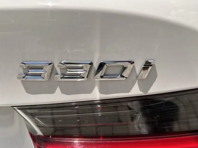 2025 BMW 3 Series 330i photo 39