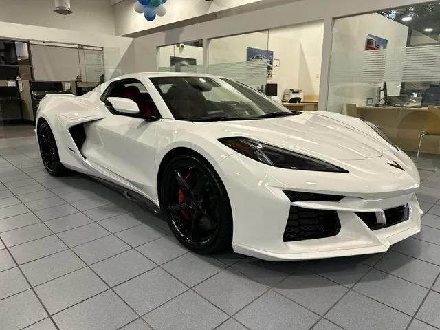 2025 Chevrolet Corvette E-Ray 1LZ photo 15