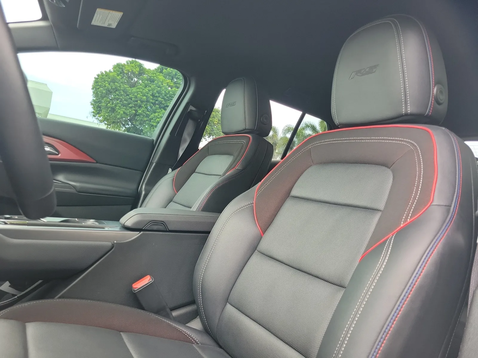 2025 Chevrolet Equinox EV RS photo 23