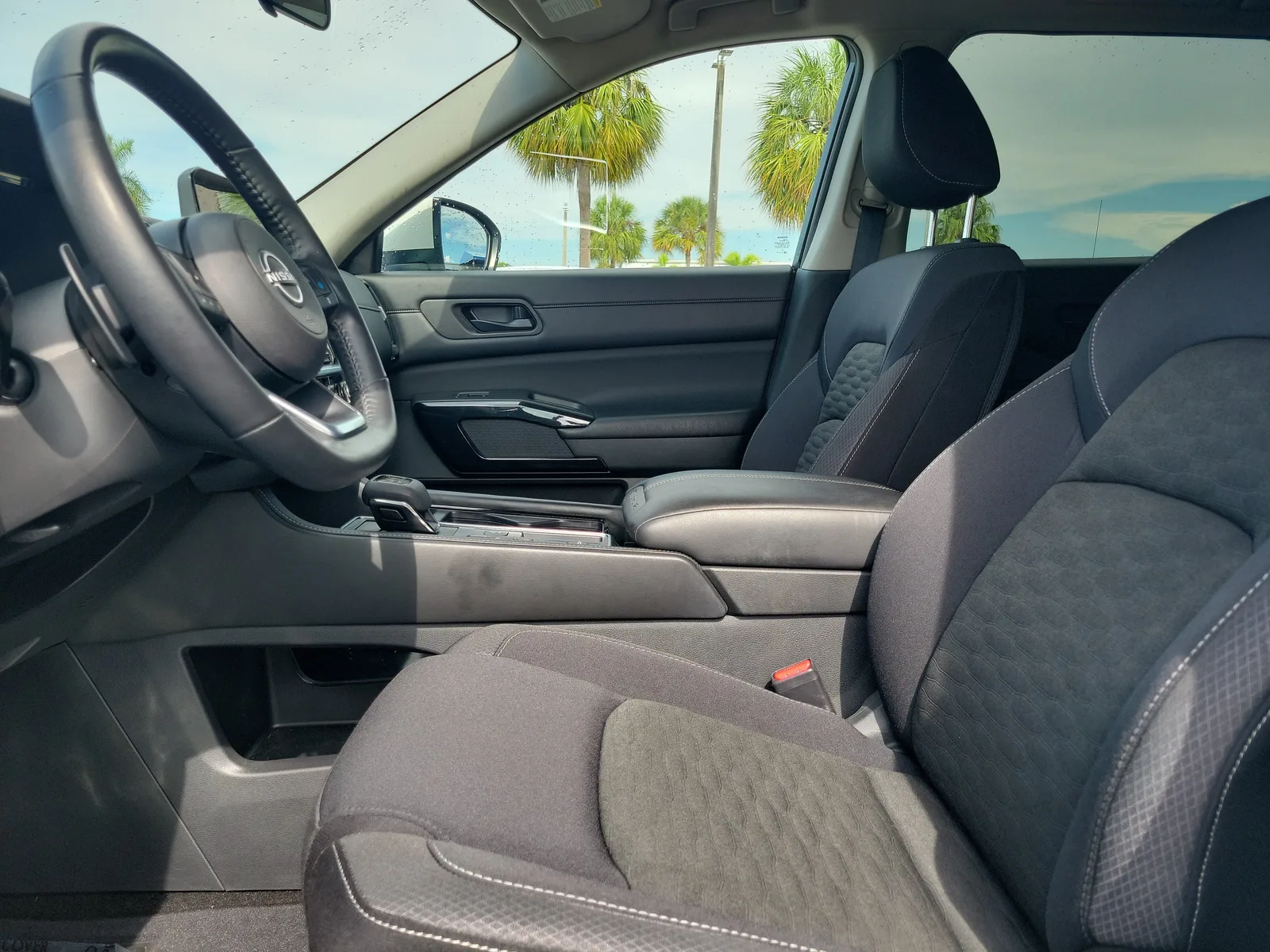 2024 Nissan Pathfinder SV photo 19