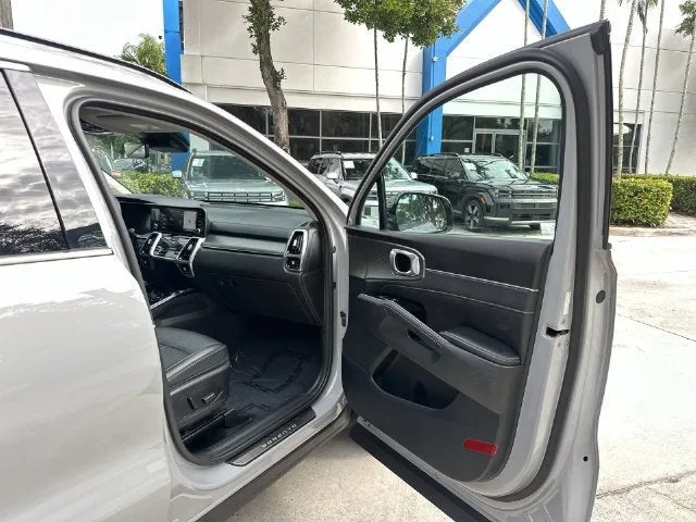 2023 Kia Sorento SX photo 23