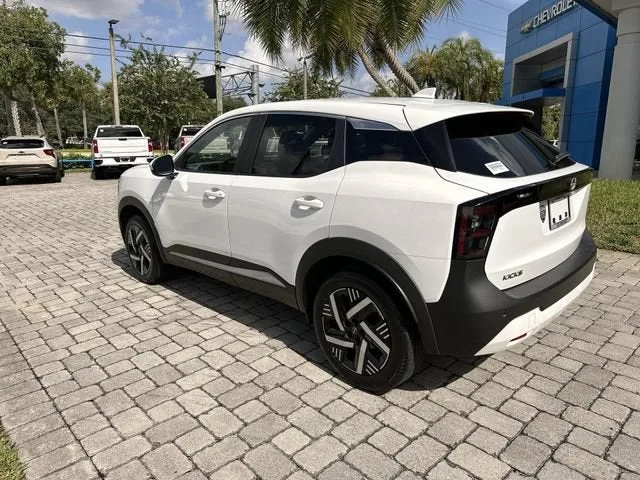 2025 Nissan Kicks SV photo 33