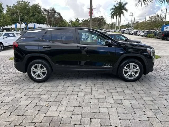2024 GMC Terrain SLE photo 14