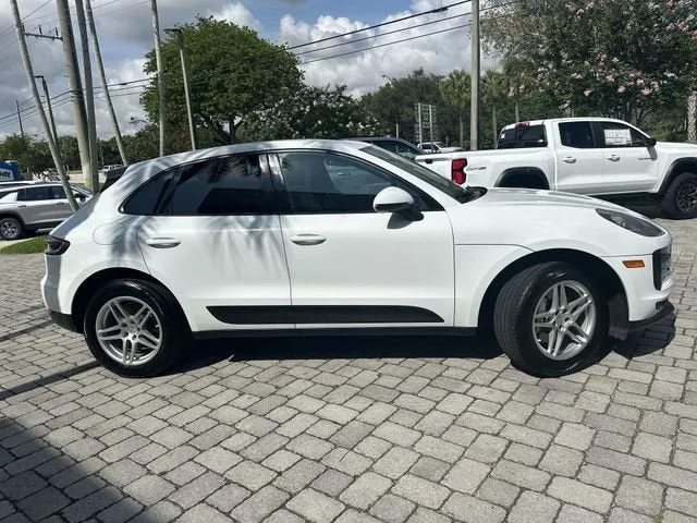 2020 Porsche Macan 4DR AWD photo 40