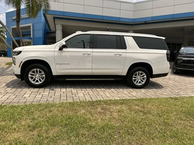 2026 Chevrolet Suburban LS photo 32