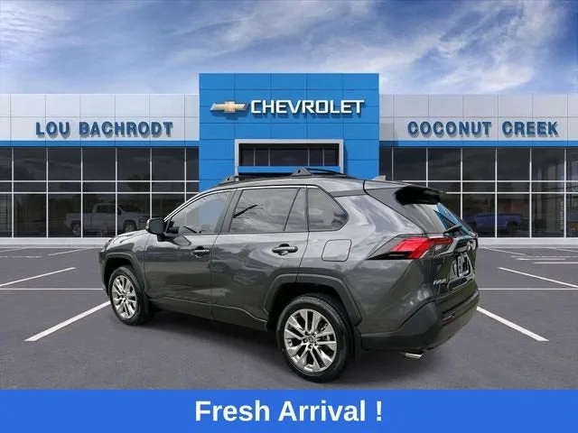 2024 Toyota RAV4 XLE Premium photo 6