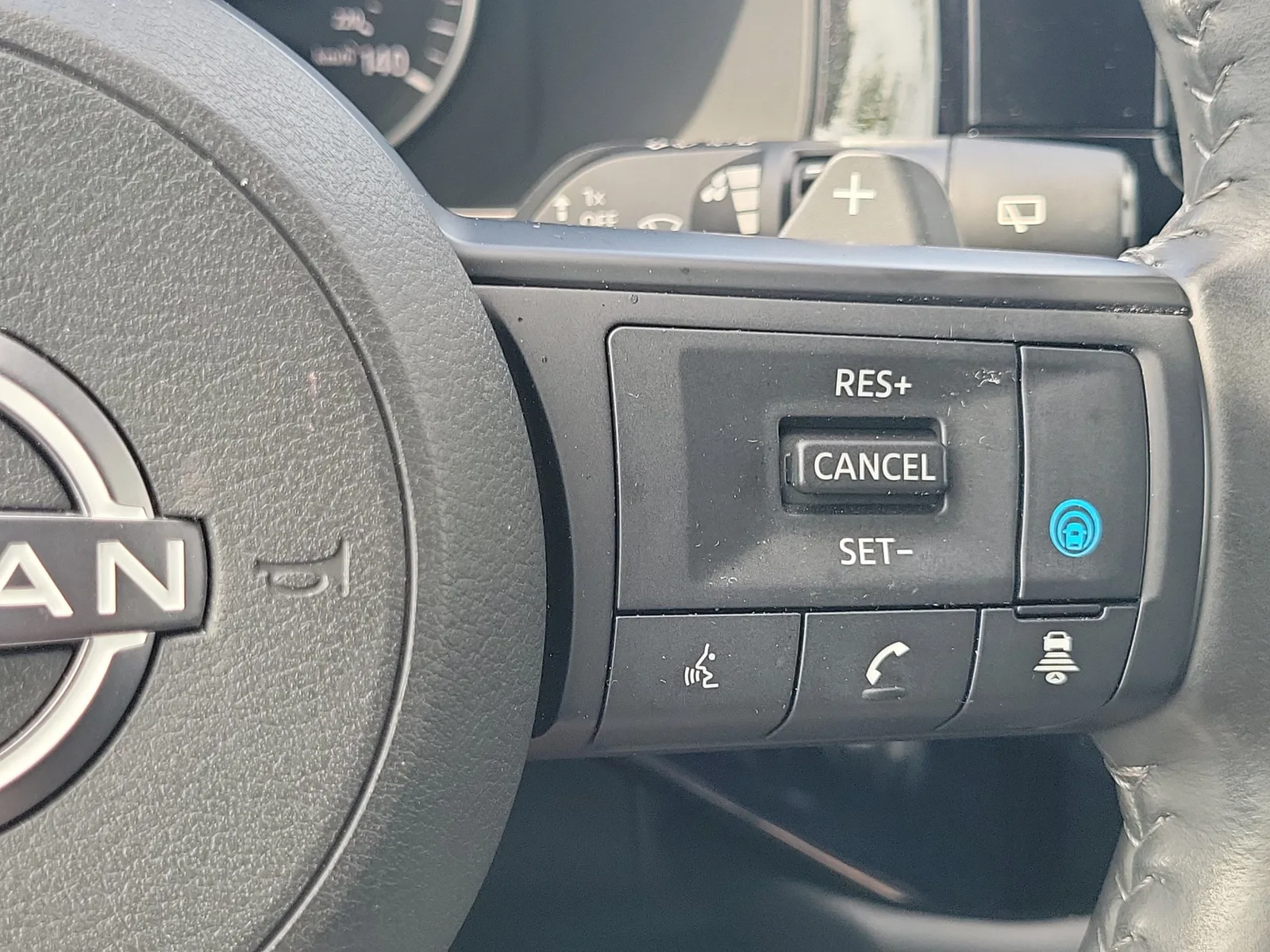 2024 Nissan Pathfinder SV photo 26