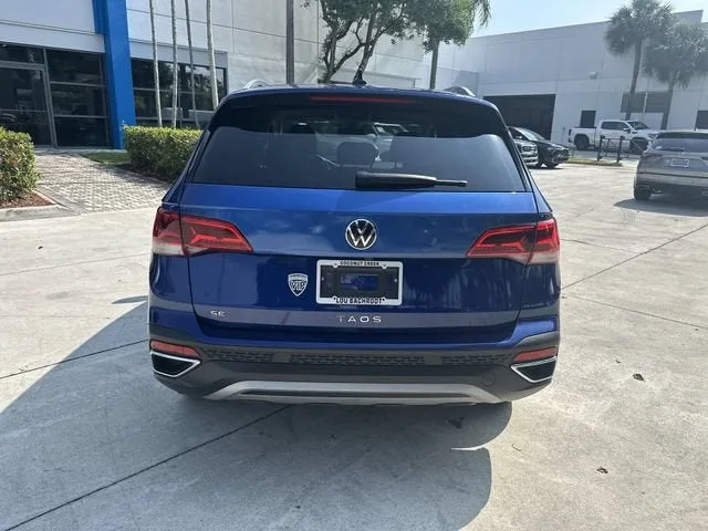 2024 Volkswagen Taos SE photo 32