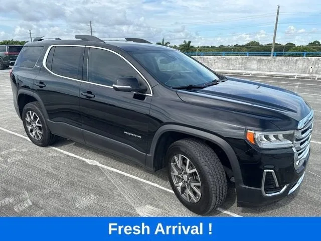 2023 GMC Acadia SLE photo 14