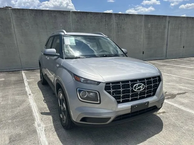 2025 Hyundai Venue SEL photo 22