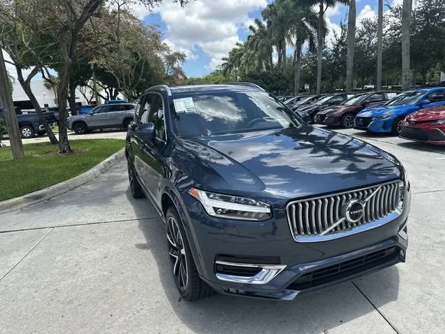 2023 Volvo XC90 Plus photo 33