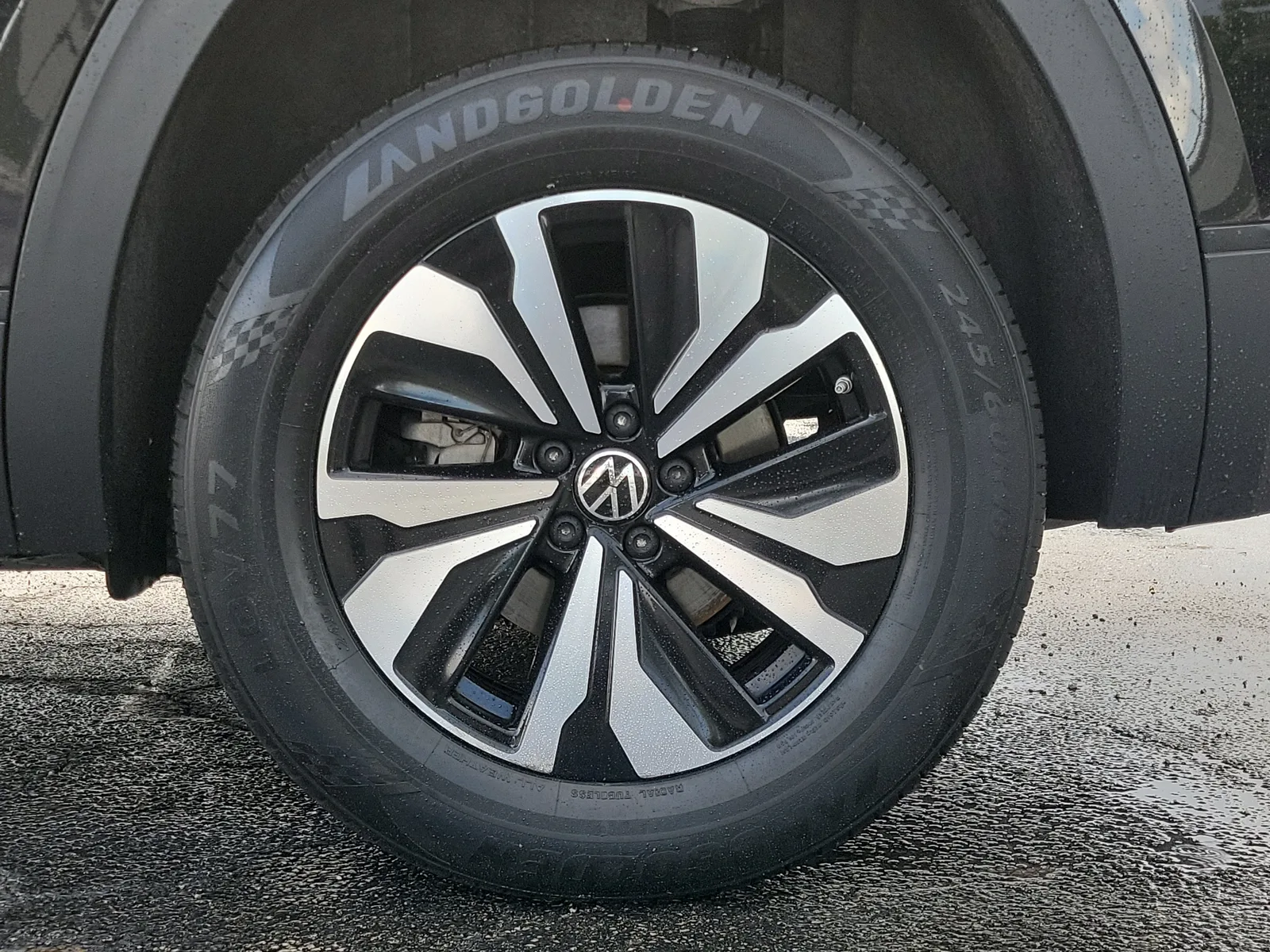 2024 Volkswagen Atlas 2.0T SE photo 9