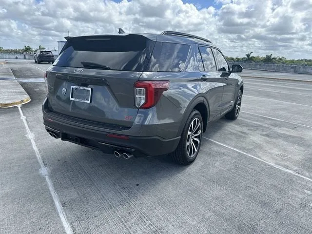 2020 Ford Explorer ST photo 38