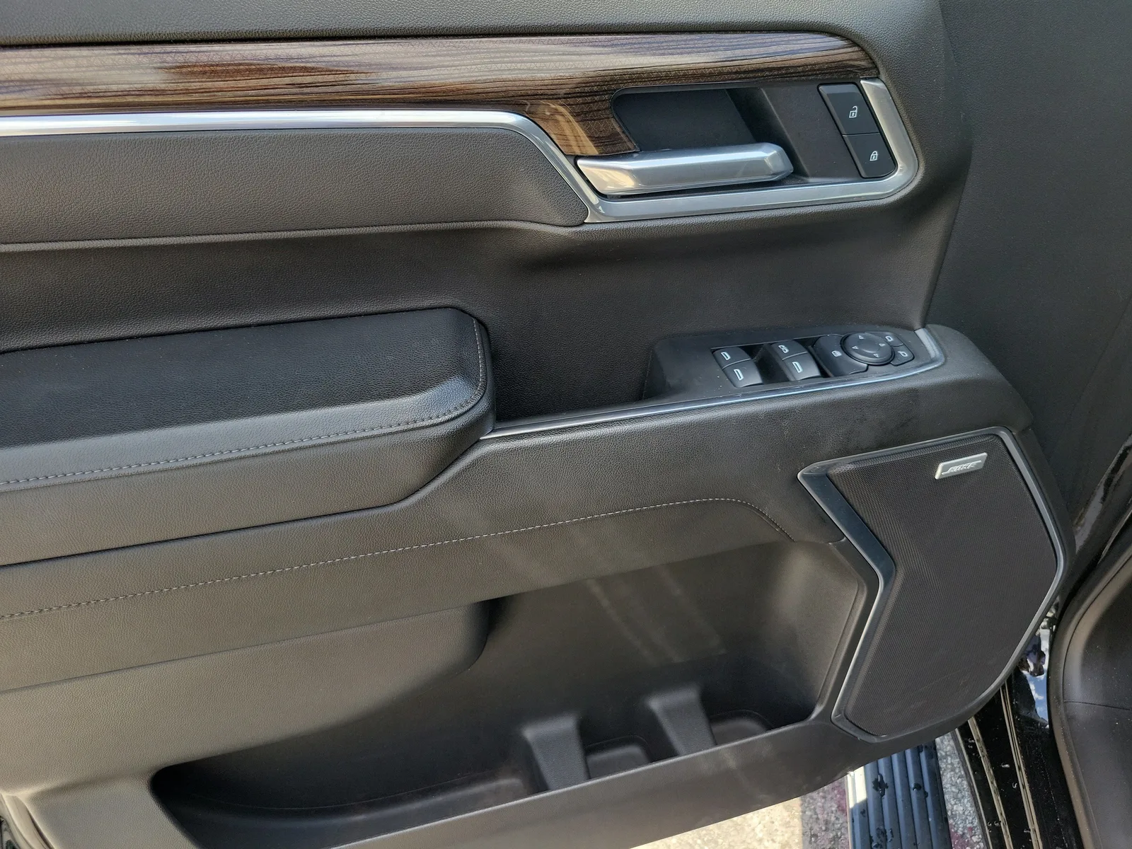 2025 Chevrolet Silverado 1500 RST photo 14