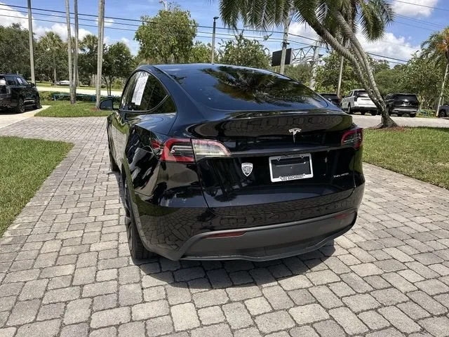 2023 Tesla Model Y Long Range photo 35