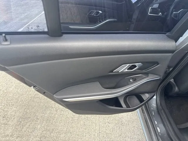 2019 BMW 3 Series 330i photo 14