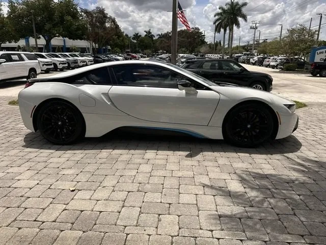 2019 BMW i8 2DR CPE photo 14