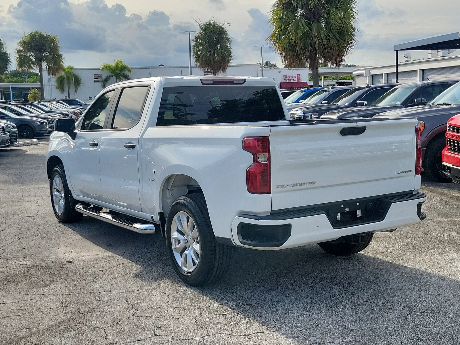 2025 Chevrolet Silverado 1500 Custom photo 5