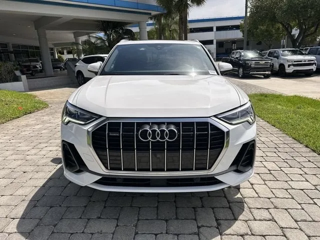 2025 Audi Q3 S line Premium photo 18