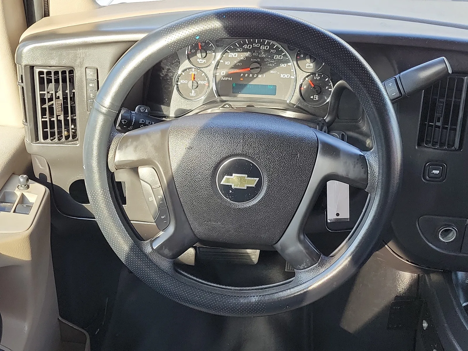 2014 Chevrolet Express Passenger 2500 LS photo 17