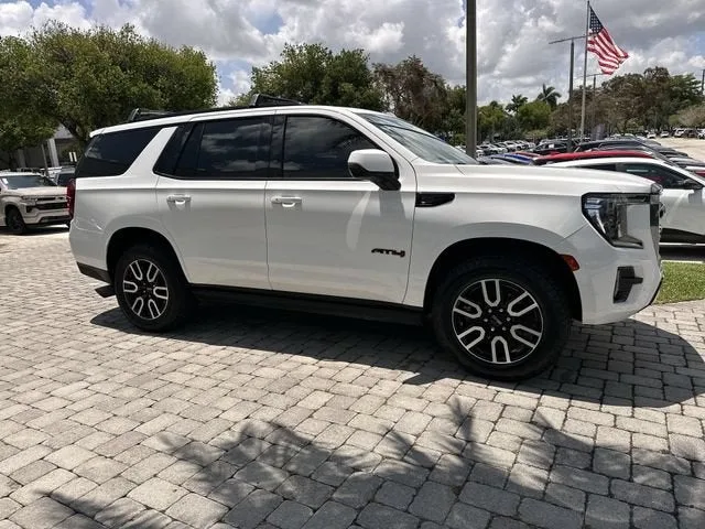2023 GMC Yukon AT4 photo 15
