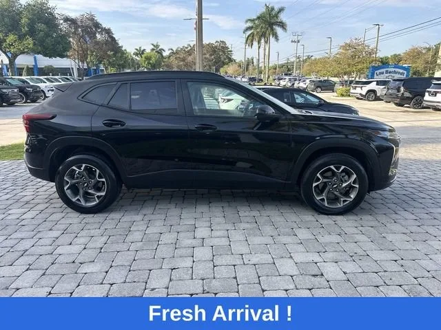 2024 Chevrolet Trax LT photo 14
