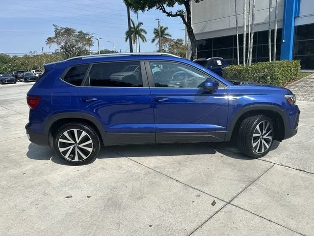 2024 Volkswagen Taos SE photo 34