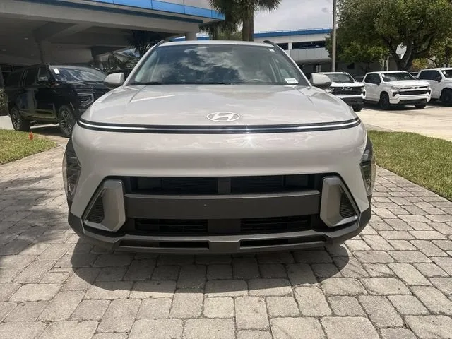 2025 Hyundai Kona SEL photo 19