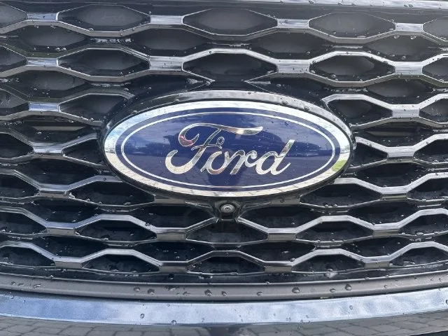 2023 Ford Explorer ST photo 10